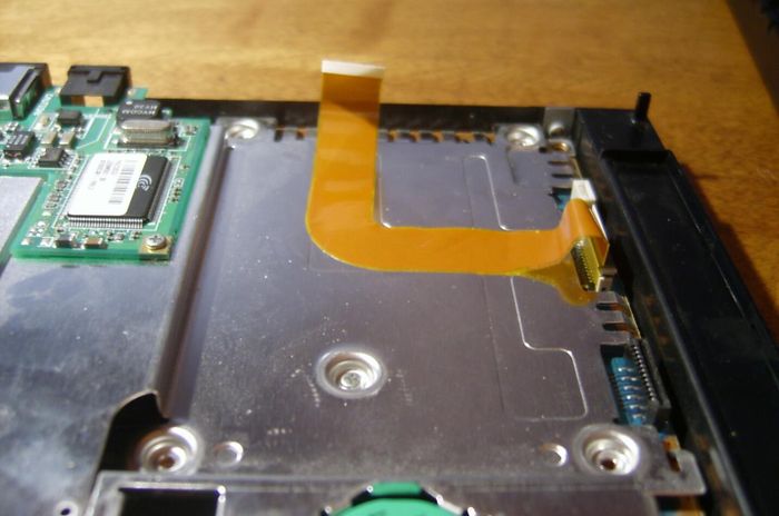 Replacing The Playstation 2 (slim)'s Laser - nikosapi.org wiki